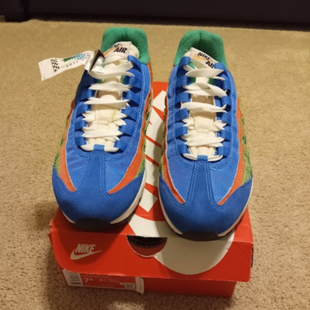 Nike Air Max 95 SE Blue Green Orange DH2718 400 Size Men 7.5/Women 9. NWB